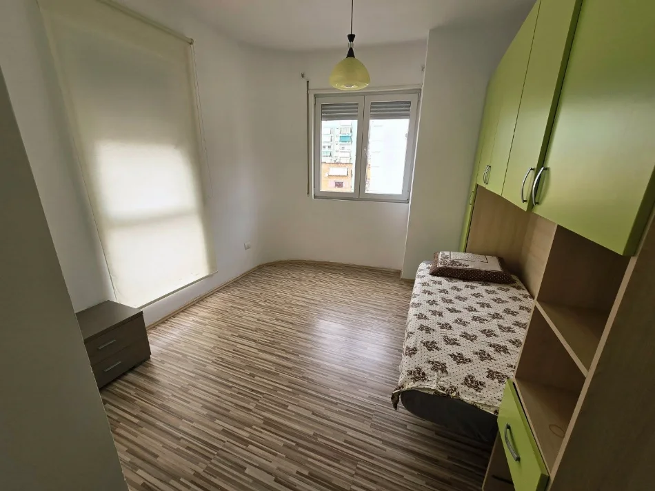 JEPET ME QERA: SUPER APARTAMENT 2+1 📍 Midis rrugës së Kavajës & M.Shyrit