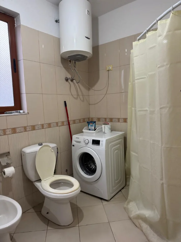 Tirane, jepet me qera apartament 1 Katshe Kati 1, 111 m² 500 € (Allias)
