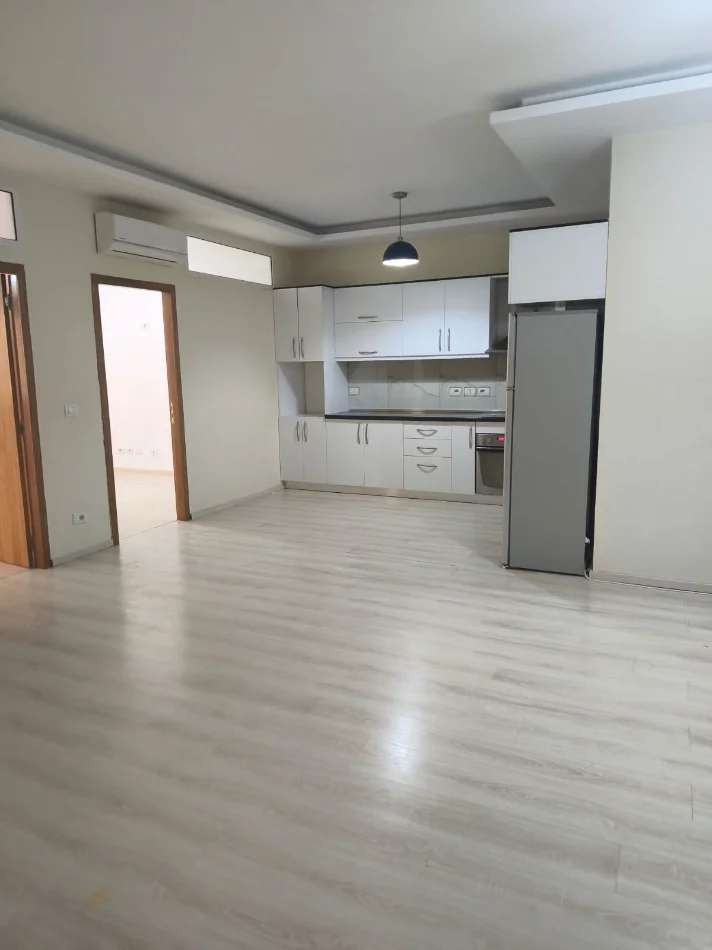 Tirane, shitet apartament 2+1 Kati 1, 75 m² 118.000 € (5 Maj)