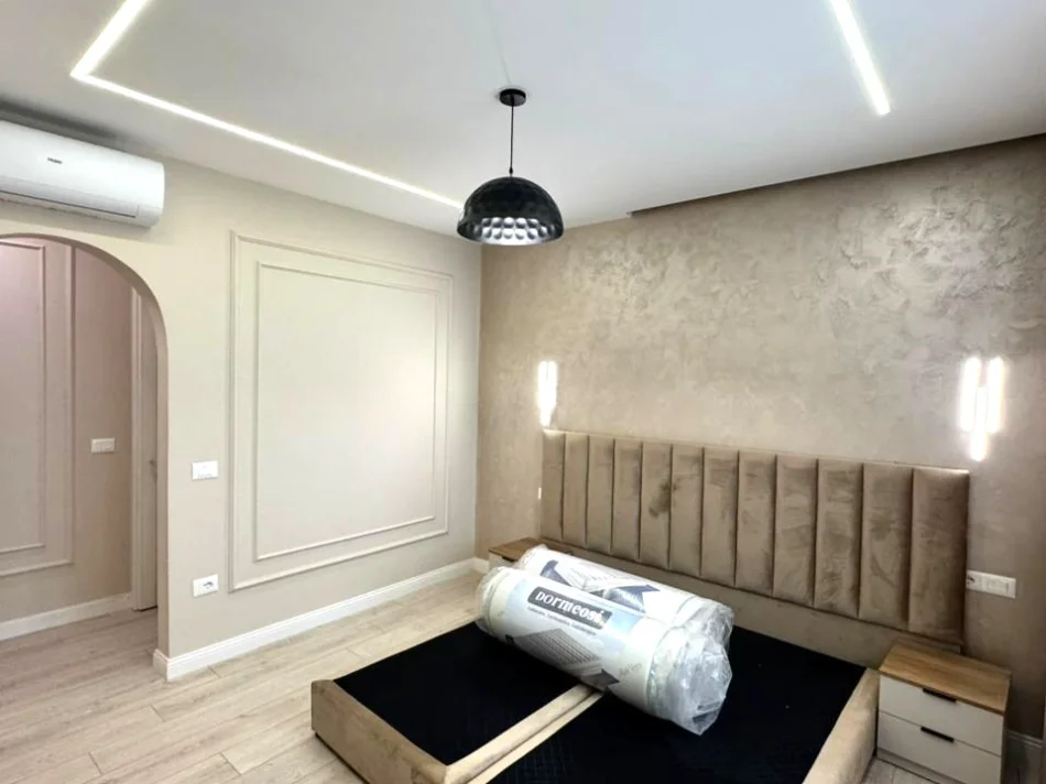 Tirane, jepet me qera apartament 3+1+Ballkon Kati 9, 130 m² 700 € 