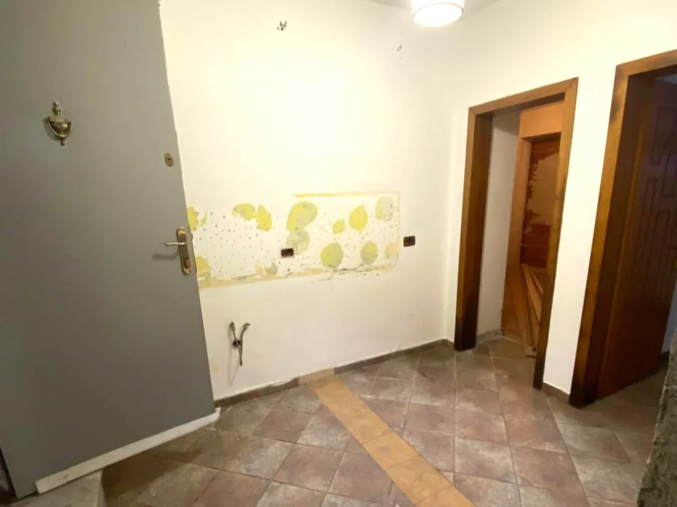Tirane, shitet apartament 1+1 , 71 m² 78.056 € 