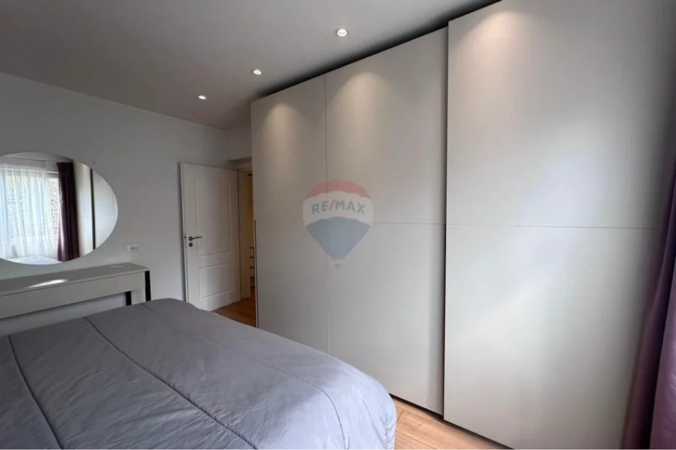 Tirane, jepet me qera apartament 1+1 Kati 4, 55 m² 650 € (rruga myslym shyri)