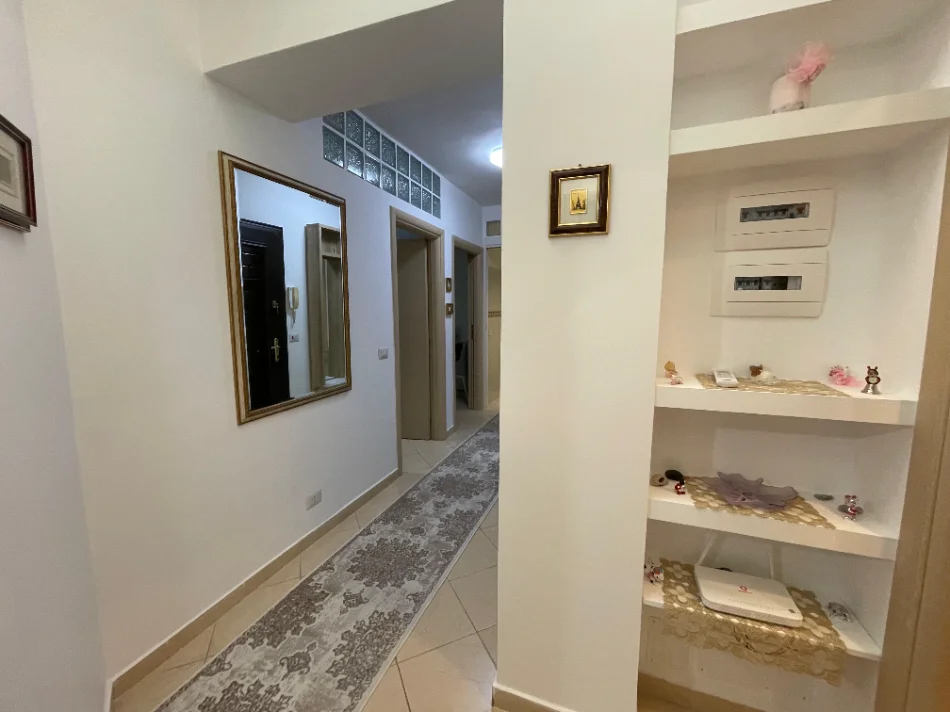 Tirane, shitet apartament 2+1+Ballkon Kati 6, 136 m² 180.000 € (Lanabregas)
