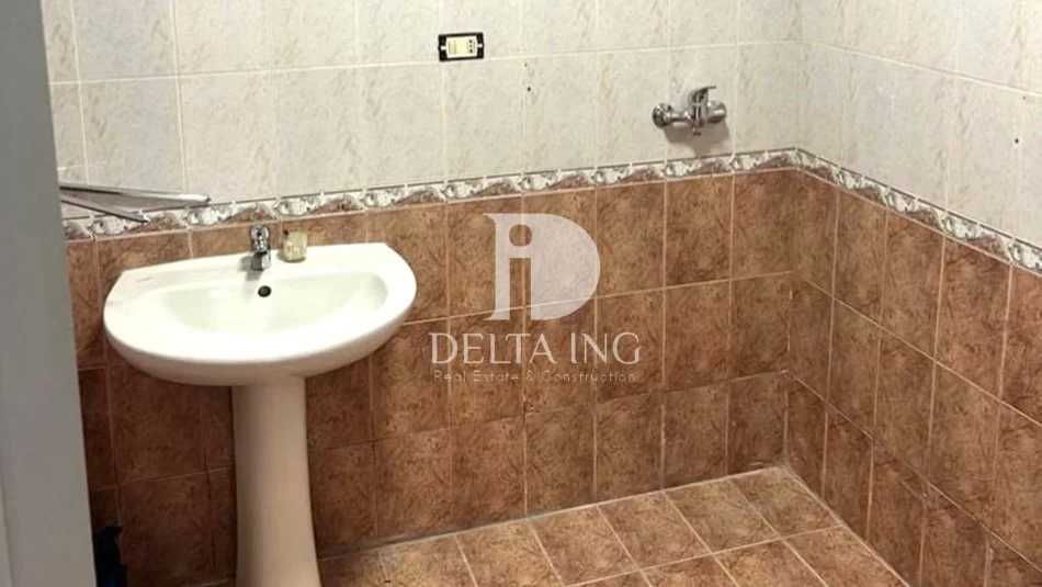 Tirane, jepet me qera ambjent biznesi Kati 4, 120 m² 1.200 € (Rruga Brigadave 8)