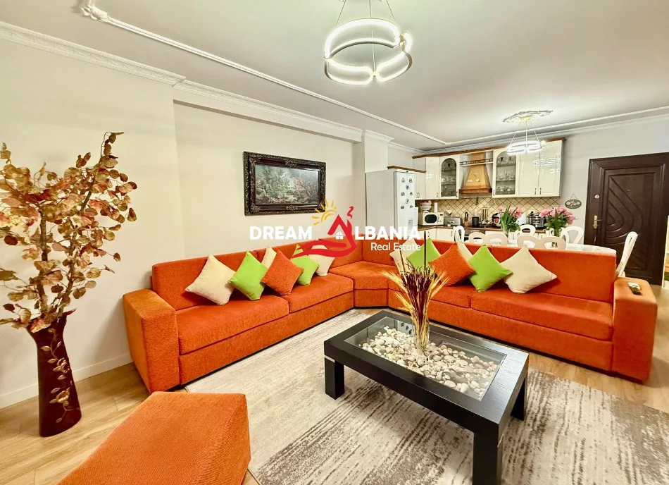 Tirane, jepet me qera apartament 2+1+Ballkon Kati 2, 111 m² 1.000 € (Komuna Parisit)