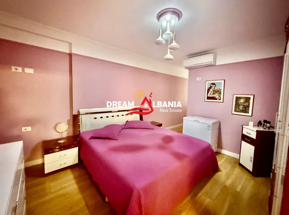 Tirane, jepet me qera apartament 2+1+Ballkon Kati 2, 111 m² 1.000 € (Komuna Parisit)