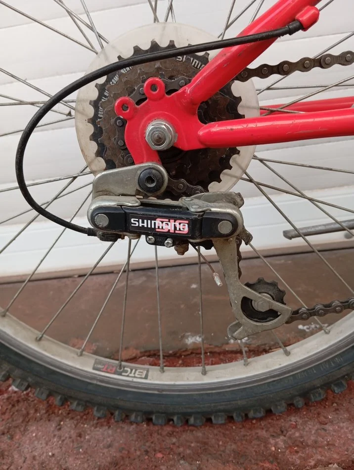 Tirane, shes biciklete per djem blu e hapur 120 €