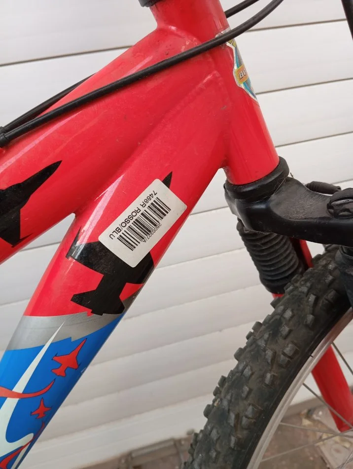 Tirane, shes biciklete per djem blu e hapur 120 €