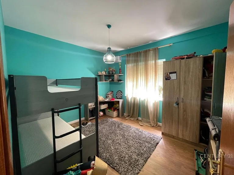 Tirane, jepet me qera apartament 2+1 Kati 3, 115 m² 650 € (Kodra e Diellit )