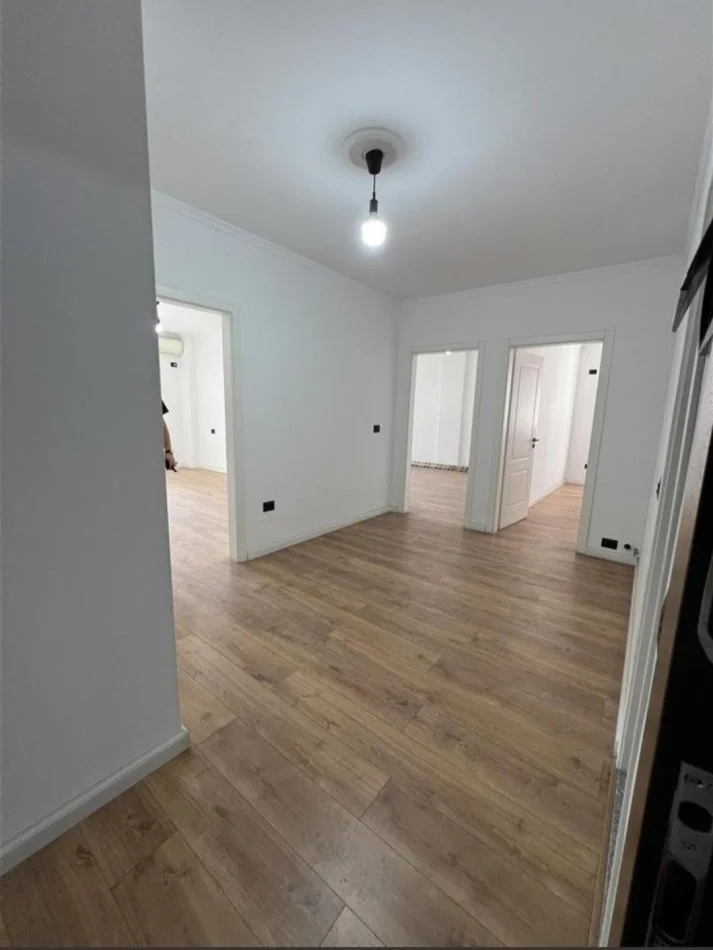 Tirane, shitet apartament 2+1+Ballkon Kati 3, 102 m² 167.001 € 