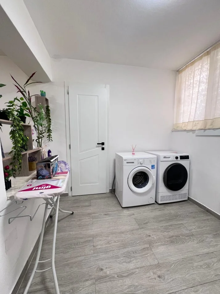 Tirane, jap me qera apartament 2+1 Kati 1, 1 m² 600 € (Blloku Ambasadave)