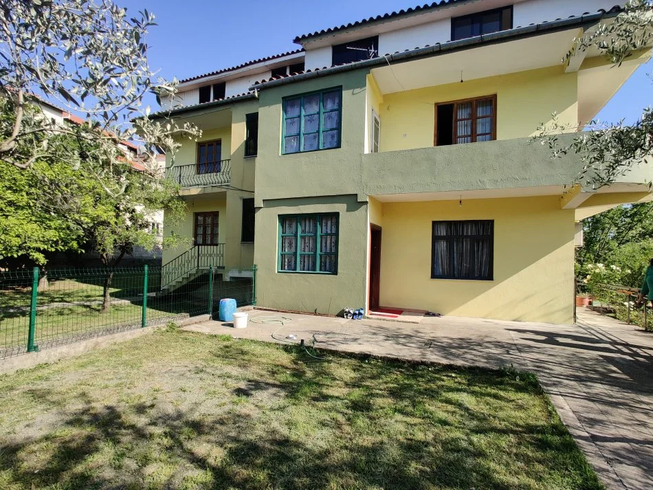 Tirane, shes Vile 3 Katshe, , 1,300 m² 600,000 € (Sauk)