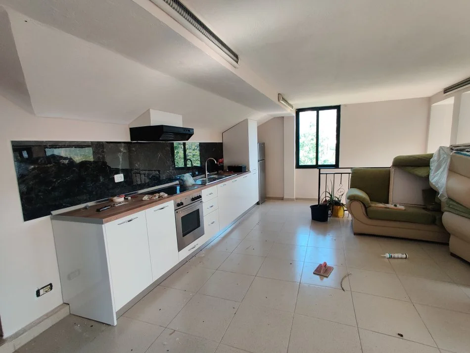 Tirane, shes Vile 3 Katshe, , 1,300 m² 600,000 € (Sauk)