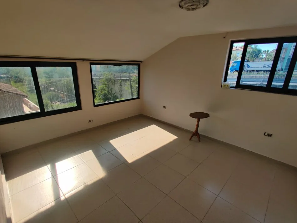 Tirane, shes Vile 3 Katshe, , 1,300 m² 600,000 € (Sauk)