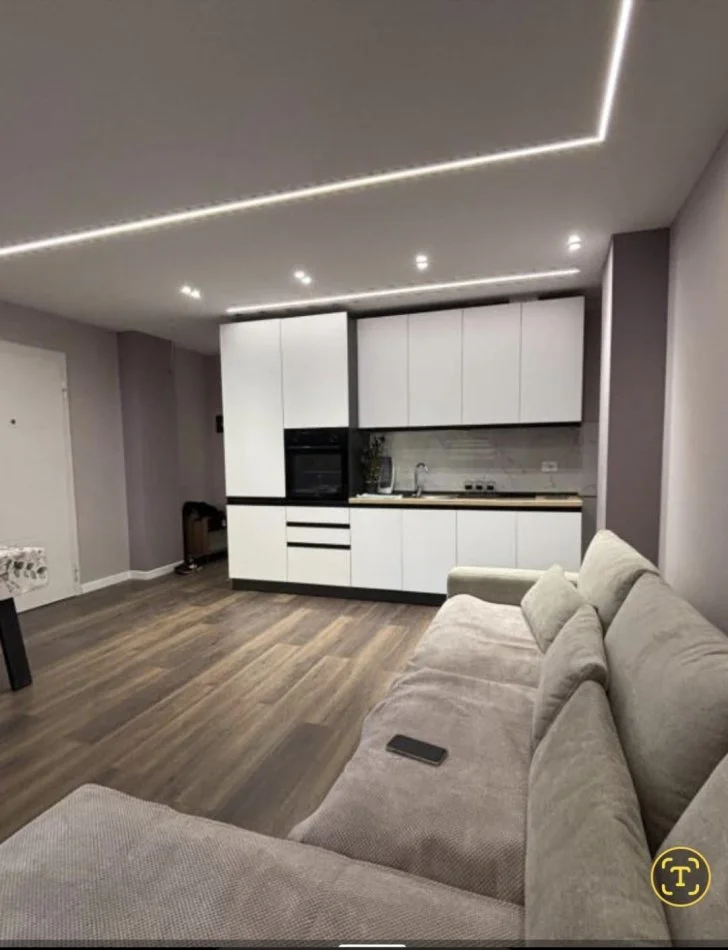 Tirane, jepet me qera apartament 3+1+Aneks+Ballkon Kati 2, 100 m² 800 € (Bulevardi zogu 1)