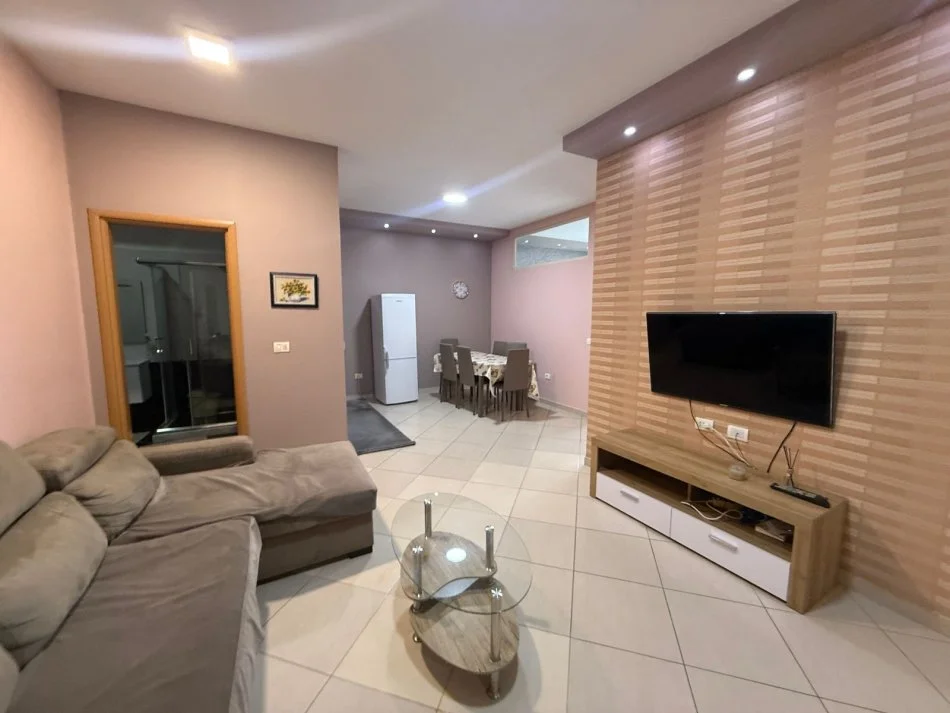 Tirane, jepet me qera apartament 2+1+Aneks+Ballkon Kati 6, 84 m² 600 € (St Trenit Bulevardi Ri)