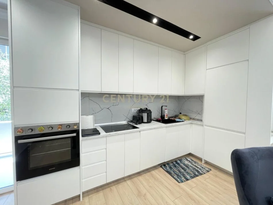 Tirane, shitet apartament 2+1 Kati 2, 118 m² 220.000 € (Liqeni I Thate)