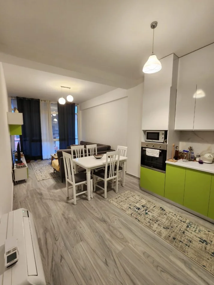 Tirane, jepet me qera apartament 1+1 Kati 3, 60 m² 600 € (Kompleksi Kika 1)
