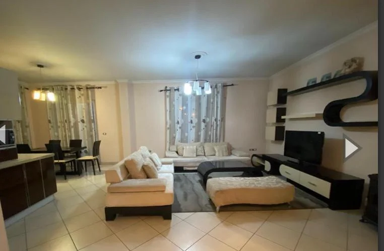 Tirane, jepet me qera apartament 3+1+Aneks+Ballkon Kati 2, 110 m² 620 € (Rruga Frank Bardhi)