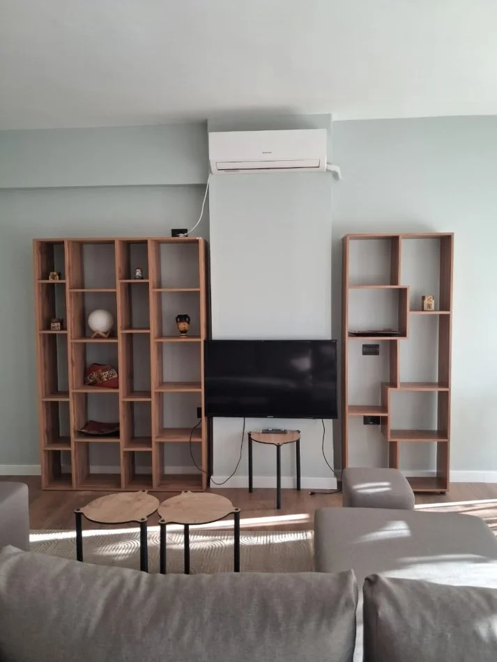 Tirane, jepet me qera apartament 1+1+Aneks+Ballkon Kati 6, 75 m² 650 € (Selvia)
