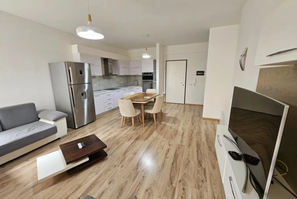 Tirane, jepet me qera apartament 2+1 Kati 2, 111 m² 800 € (Rruga Liqeni i Thate)