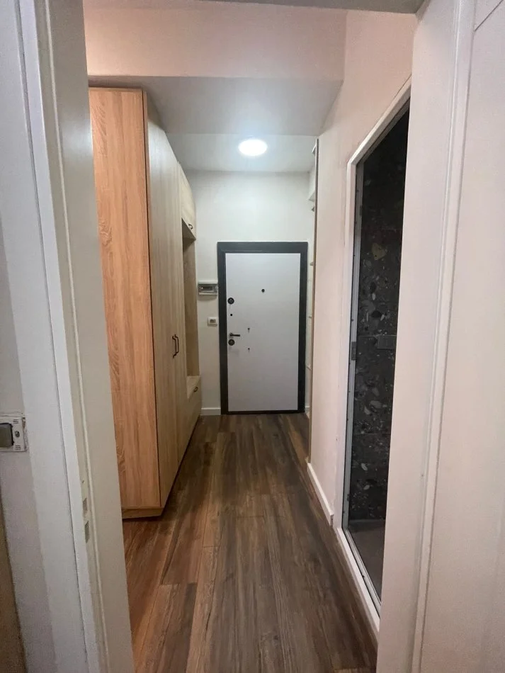 Shqiperi, jepet me qera apartament 1+1 Kati 3, 65 m² 500 € (Brryli)
