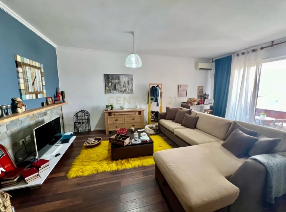 Tirane, shitet apartament 2+1 Kati 3, 89 m² 180.000 € (Kopshti Botanik)