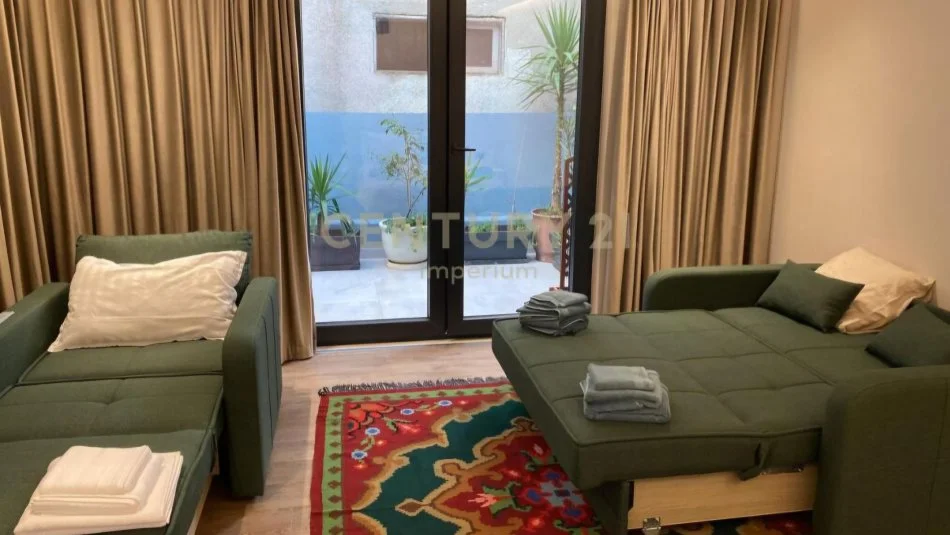 Tirane, shitet Vile 4+1 Kati 9, 200 m² 550.000 € (Rruga Fortuzi)