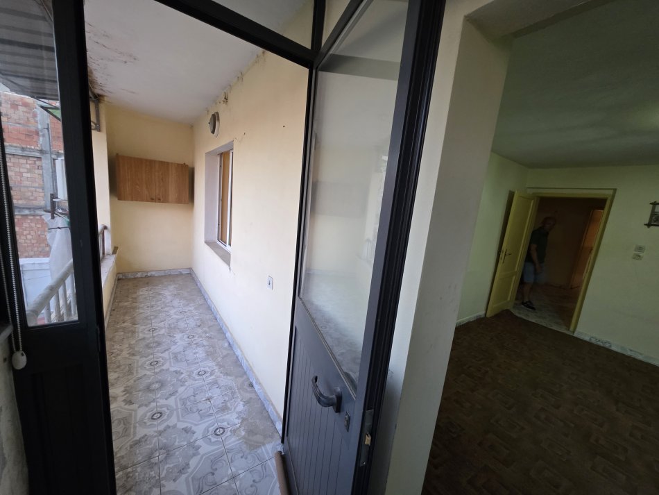 Tirane, shitet apartament 2+1+Ballkon Kati 4, 83 m² 132.000 € (Ferit Xhajko)