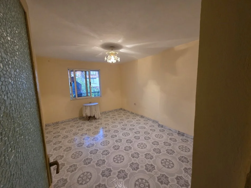 Tirane, shitet apartament 2+1+Ballkon Kati 4, 83 m² 132.000 € (Ferit Xhajko)