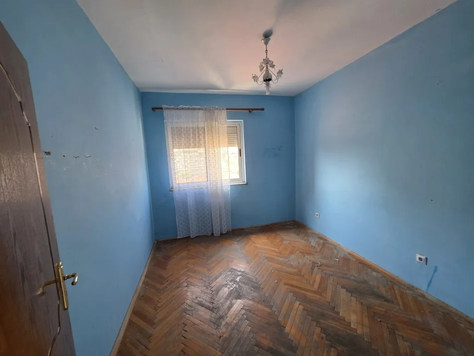 Tirane, shitet apartament 1+1+Ballkon Kati 5, 60 m² 103.000 € (Rruga Haxhi Hysen Dalliu)