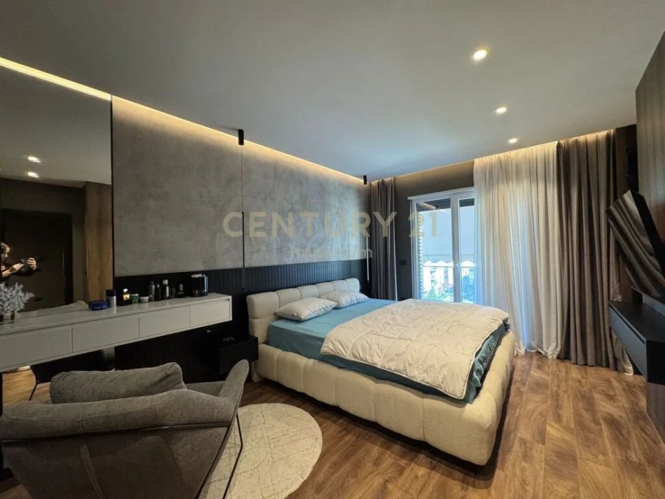 Tirane, shitet apartament 2+1+Ballkon Kati 4, 95 m² 155.000 € (Astiri)