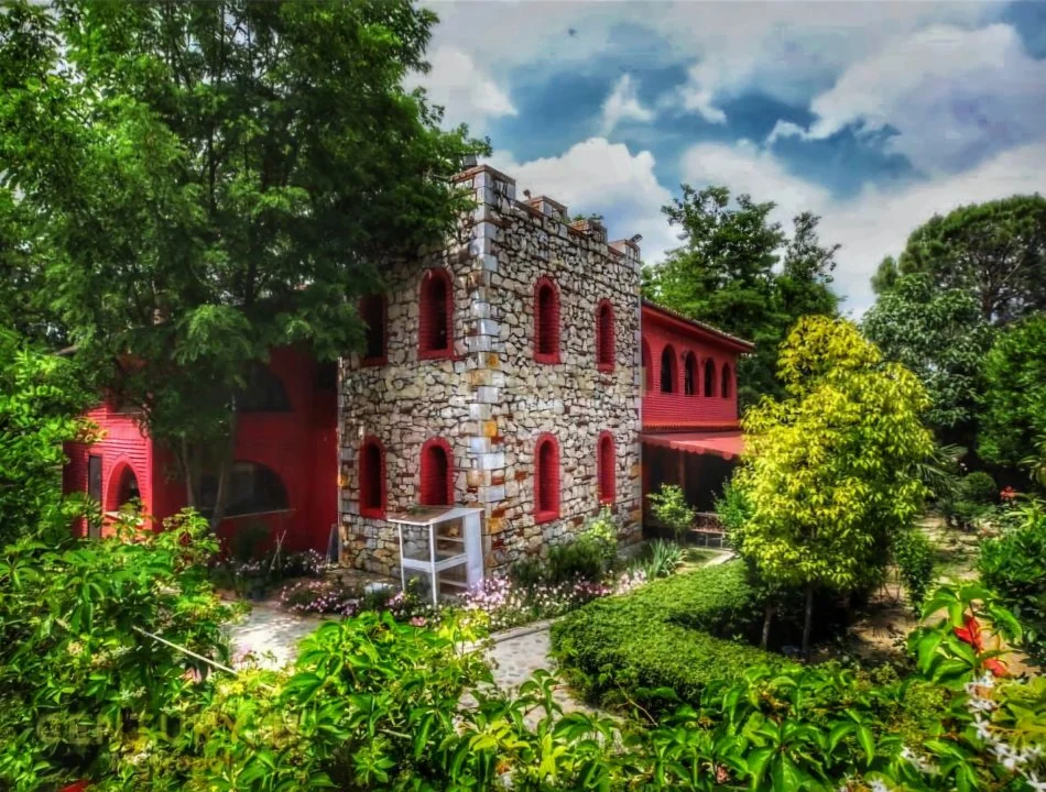 Tirane, shitet ambjent biznesi Kati 2, 384 m² 4.000.000 € (Peze e Vogel)