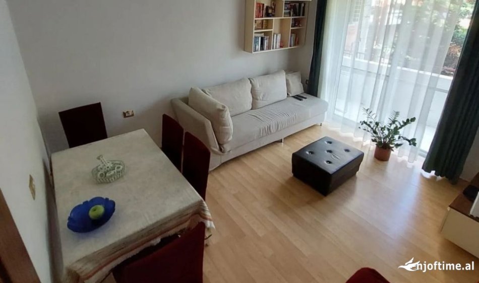 Tirane, jepet me qera apartament 1+1+Ballkon Kati 3, 65 m² 500 € (ISH Stacioni fundit I TR re)