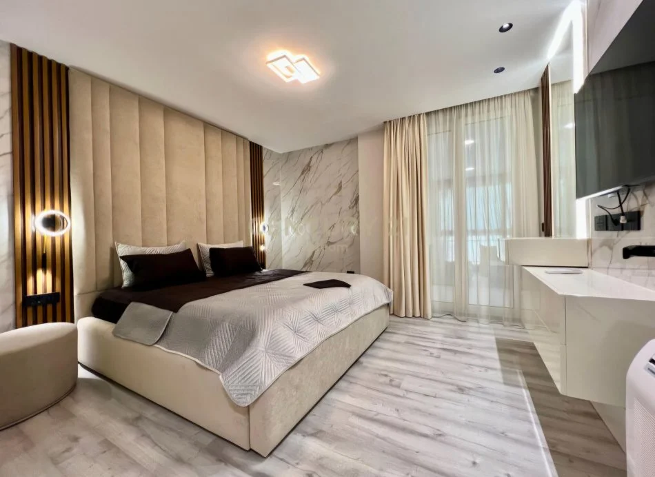 Tirane, jepet me qera apartament 2+1 Kati 7, 155 m² 2.300 € (Ish Blloku)