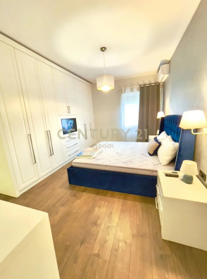 Tirane, jepet me qera apartament 2+1 Kati 6, 115 m² 800 € (Kopshti Botanik)