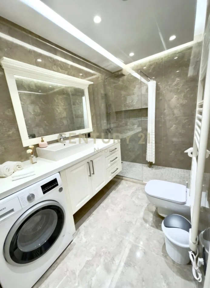 Tirane, jepet me qera apartament 2+1 Kati 6, 115 m² 800 € (Kopshti Botanik)