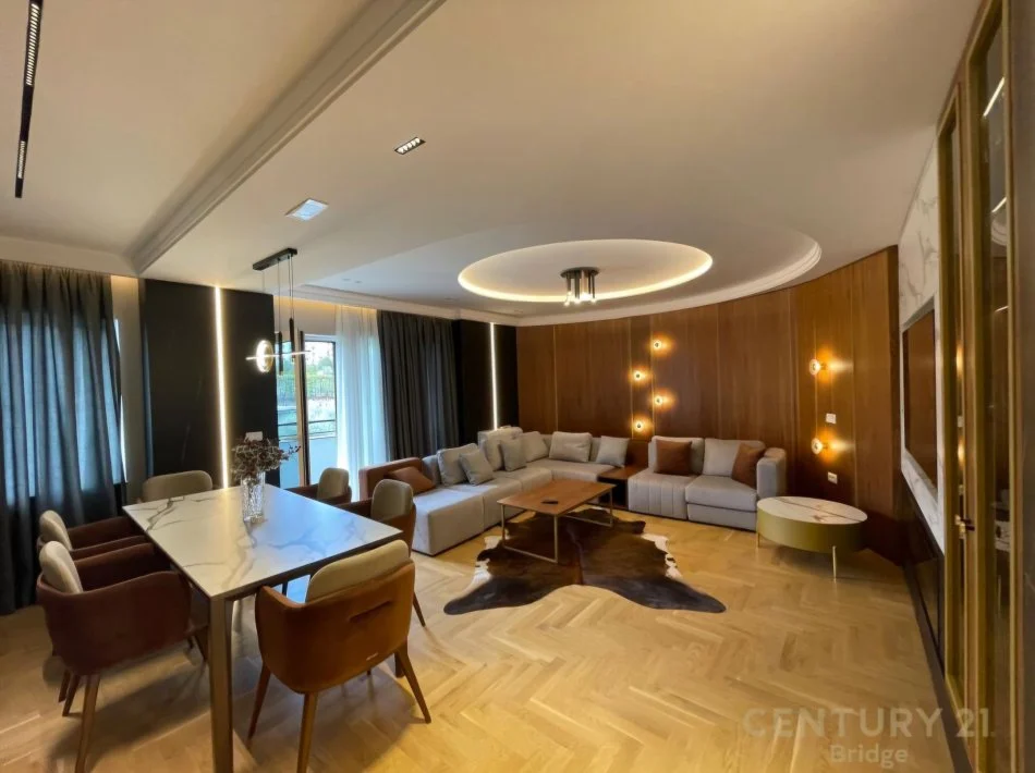 Tirane, jepet me qera apartament 2+1 , 165 m² 2.000 € (Kopshti Zoologjik)