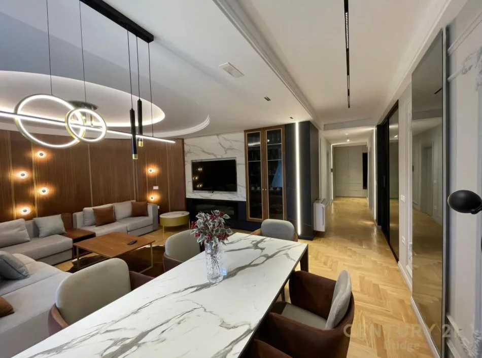 Tirane, jepet me qera apartament 2+1 , 165 m² 2.000 € (Kopshti Zoologjik)