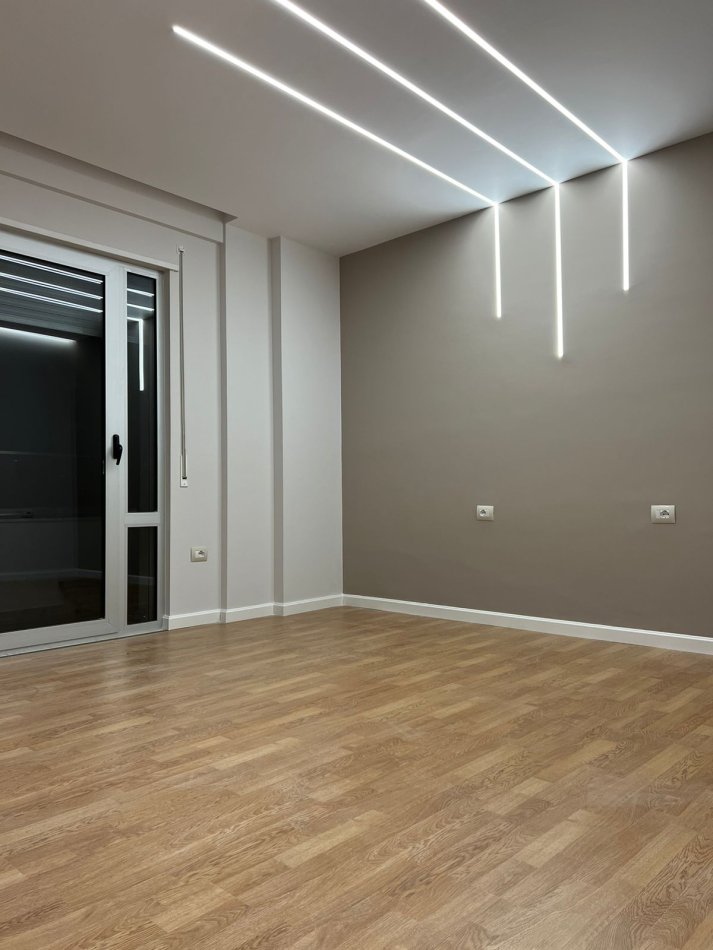 Tirane, shitet apartament 3+1+Ballkon Kati 5, 165 m² 265.000 € (Xhanfize Keko)