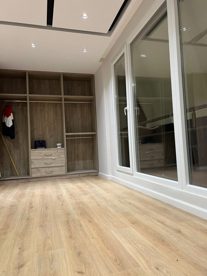 Tirane, shitet apartament 3+1+Ballkon Kati 5, 165 m² 265.000 € (Xhanfize Keko)