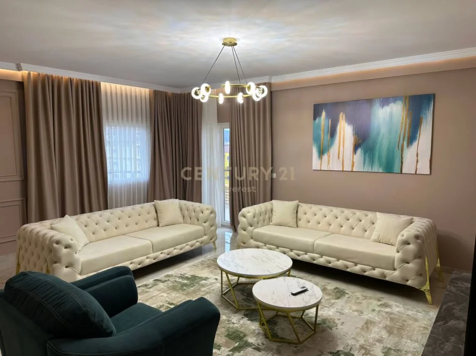 Tirane, jepet me qera apartament 3+1 Kati 4, 130 m² 1.200 € (Farkë)