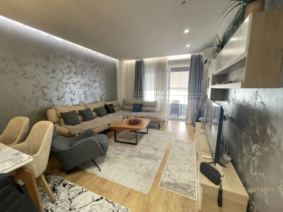 Tirane, jepet me qera apartament 2+1 Kati 5, 120 m² 650 € (Astiri)