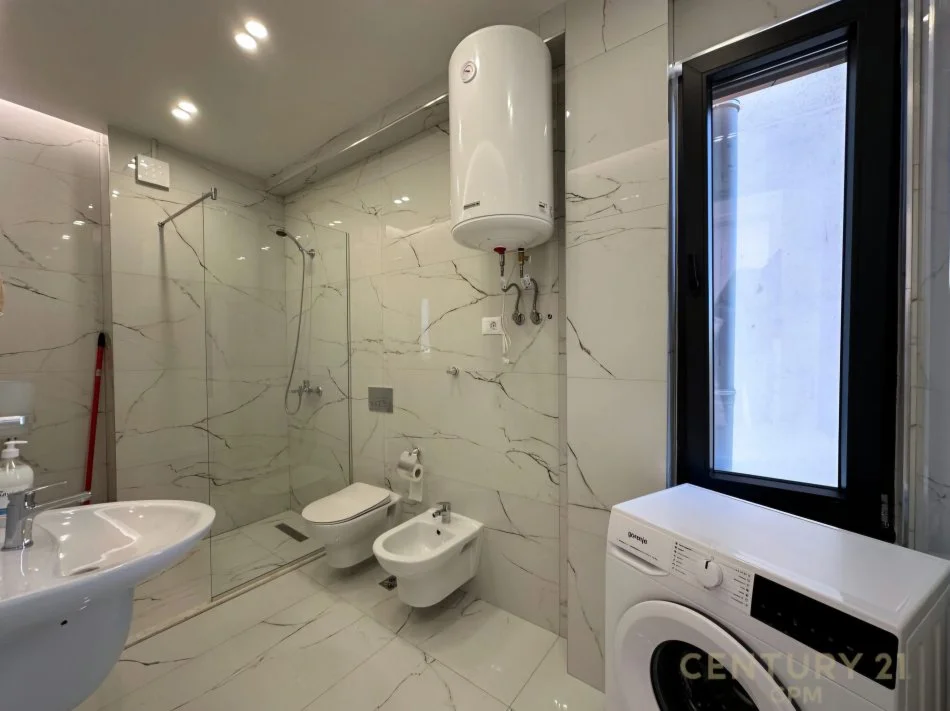 Tirane, jepet me qera apartament 1+1 Kati 6, 75 m² 650 € (Kodra e Diellit)