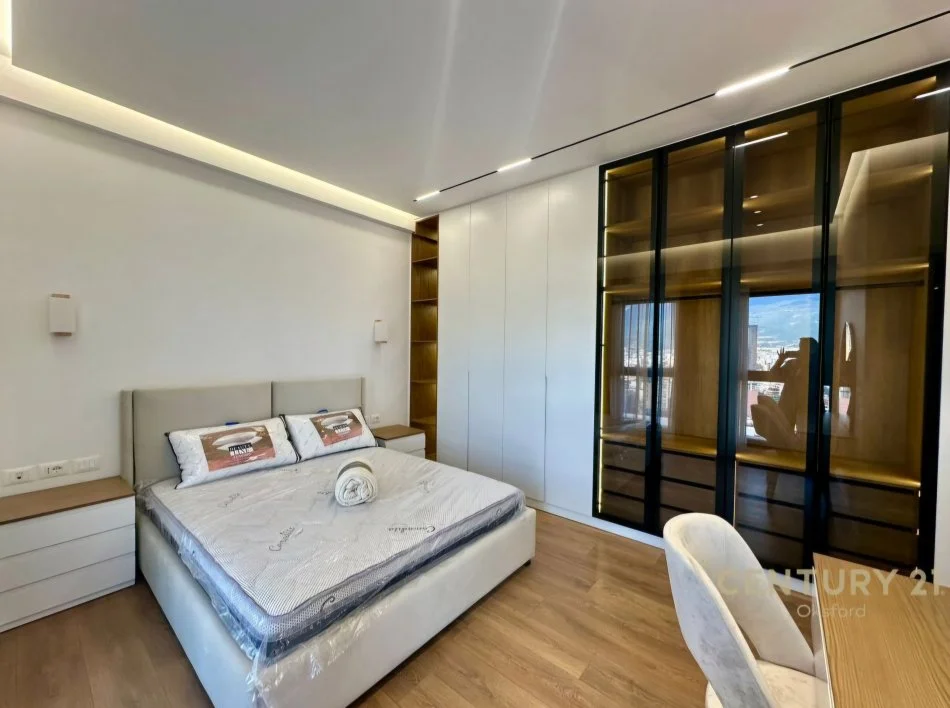 Tirane, jepet me qera apartament 2+1 Kati 21, 120 m² 1.500 € (Rruga e Kavajës)