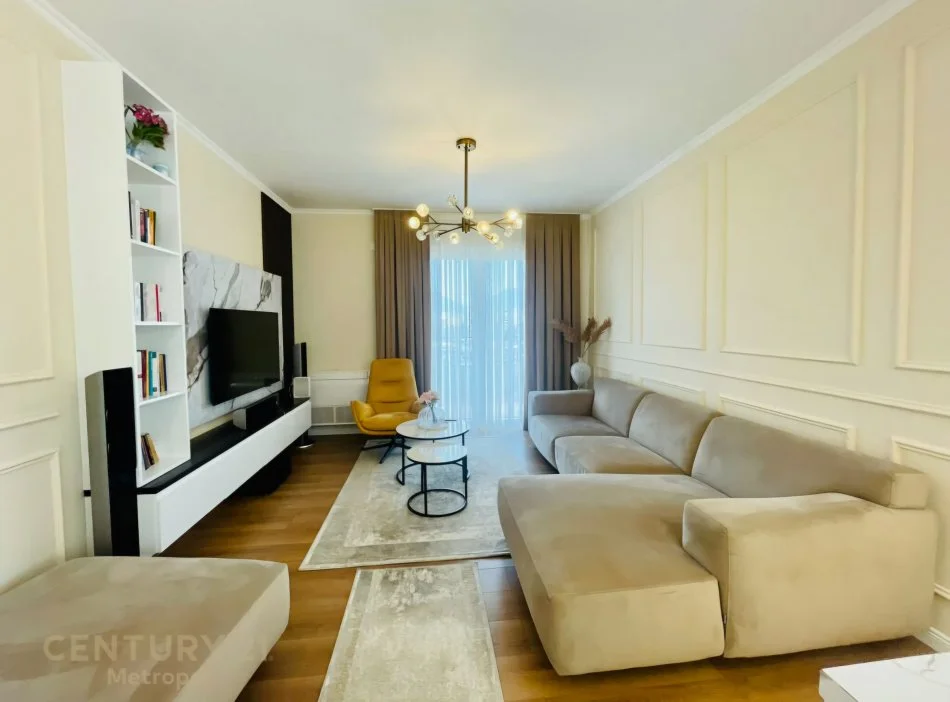 Tirane, jepet me qera apartament 2+1 Kati 6, 120 m² 1.200 € (Komuna e Parisit)