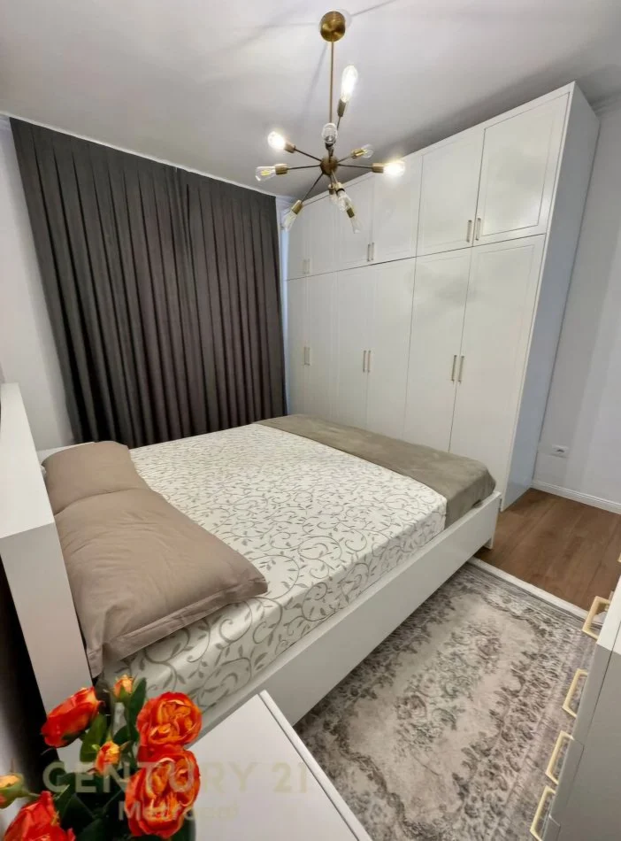 Tirane, jepet me qera apartament 2+1 Kati 6, 120 m² 1.200 € (Komuna e Parisit)