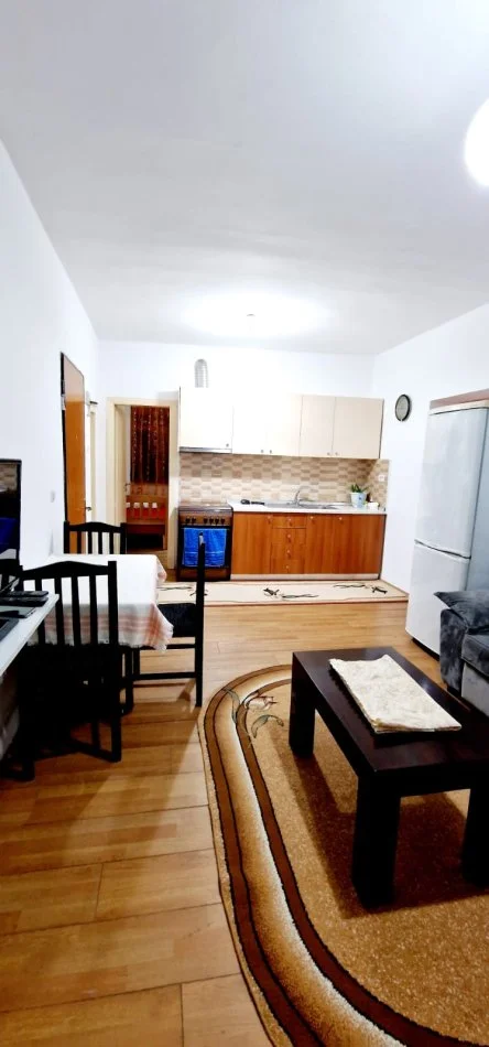 Tirane, jap me qera apartament 2+1+Ballkon Kati 4, 80 m² 500 € (Rruga Bardhyl)