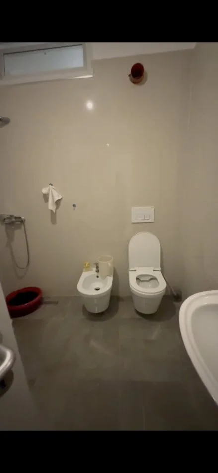 Tirane, shitet apartament 2+1+Ballkon Kati 2, 106 m² 159.000 € (Rruga 5 Maji)