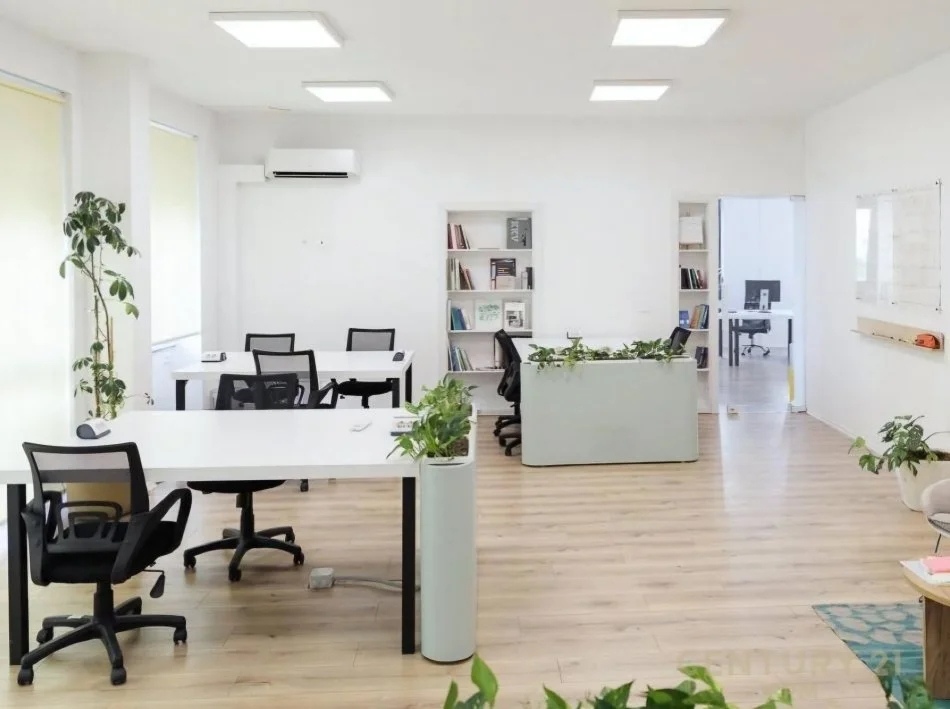 Tirane, jepet me qera zyre Kati 4, 110 m² 2.200 € (Ministria e Jashtme)